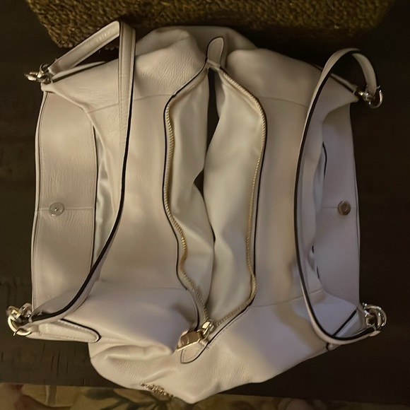 Like new coach bag - Picture 3 of 8